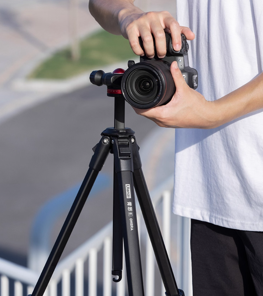 Metal ball head tripod, portable stand for mobile phone and SLR camera, selfie outdoor travel, photo live broadcast and video recording tripod